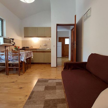Apartments Vilim Pinezići Eksteriør billede