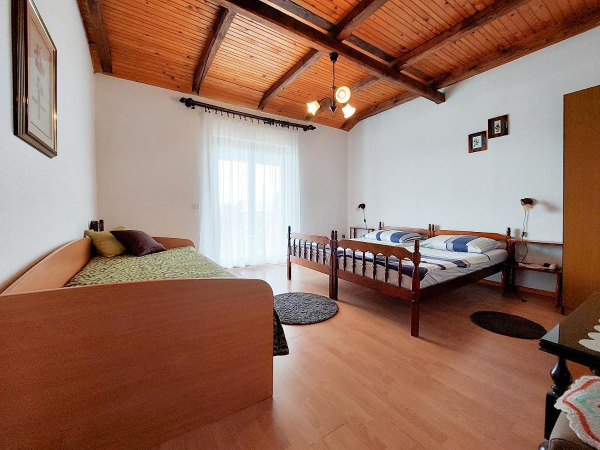 Apartments Vilim Pinezići Eksteriør billede