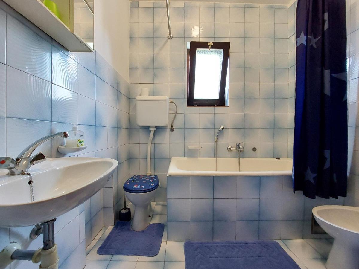 Apartments Vilim Pinezići Eksteriør billede