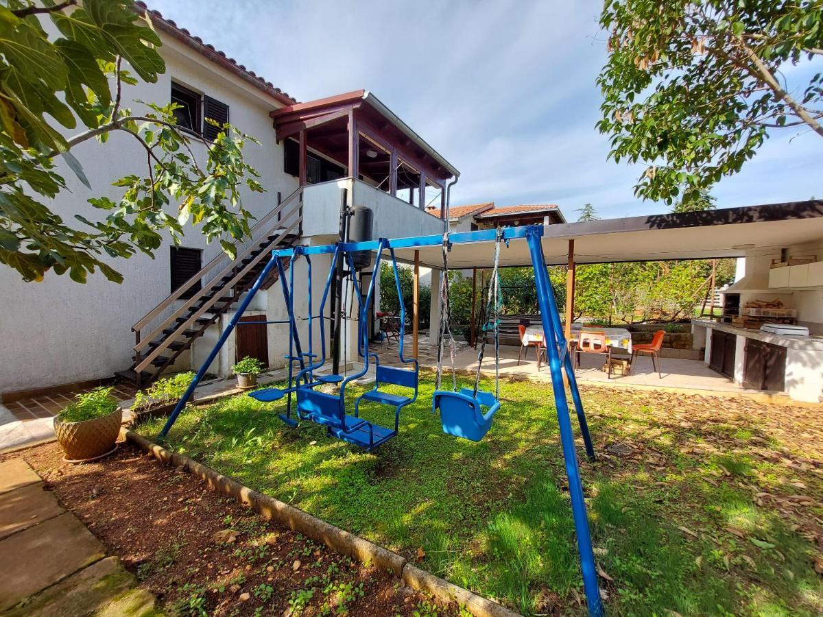 Apartments Vilim Pinezići Eksteriør billede